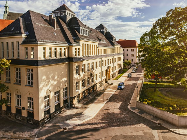 Sonntagsuniversität „Faust im Hörsaal"