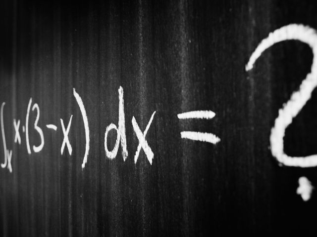 "Wenn Buchhalter durch Null dividieren" – Mathematisches Kabarett
