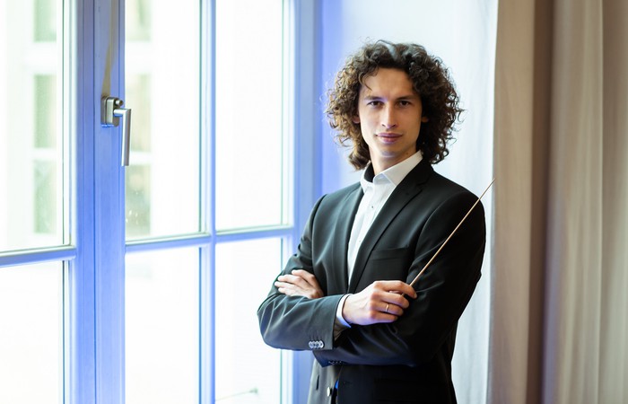 Alexander Sidoruk ist neuer Dirigent des Sinfonieorchesters des Collegium Musicum