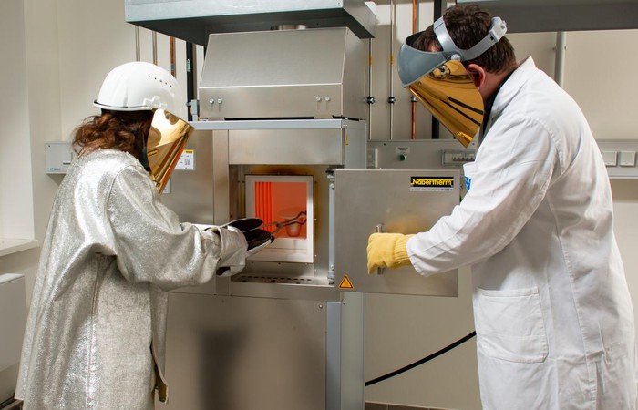Alternative Rohstoffe sorgen für weniger Emissionen bei der Glasproduktion