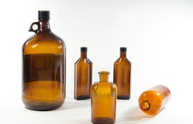 Umweltfreundlichere Produktion: Braunglas mit grünem Strom statt mit Gas schmelzen