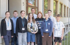 Auto aus Pappe rollt 27 Meter – Preise für erfinderische Schülerinnen und Schüler