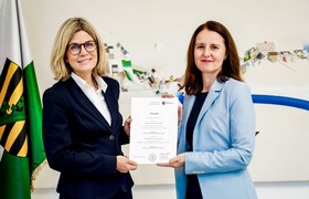 Wechsel an der Spitze vollzogen: Professorin Jutta Emes zur Rektorin der TUBAF bestellt