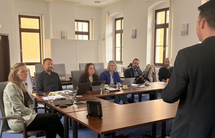 Dämmstoffe, Lieferroboter, Batterie-Recycling & Zahndiagnostik: TUBAF Innovation Fonds fördert 5 Projekte