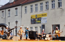 „Erzkumpel“ – Neue Miniaturfiguren für Landesausstellung in Freiberg präsentiert