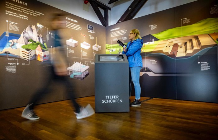 Rohstoff-Ausstellung präsentiert sich zum Tag des Offenen Regierungsviertels in Dresden